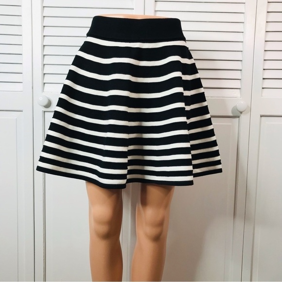 MILLY Striped Engineered Rib Skirt Size Small - Picture 1 of 9